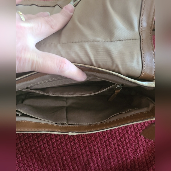 COACH HAND BAG LIKE NEW - Picture 8 of 11